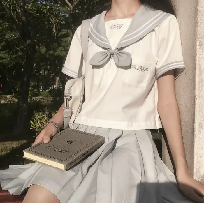 小太阳达芬妮 封面